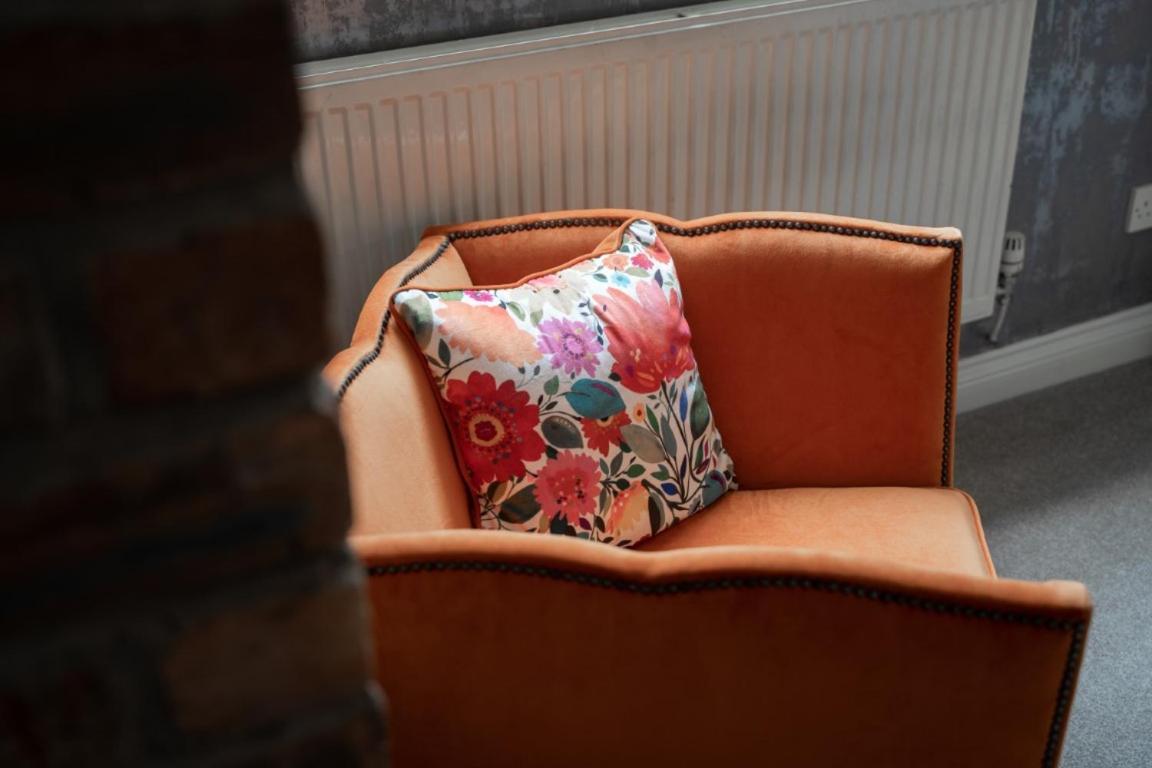 Perfectly Located Central Chester Town House -2Br Exteriör bild