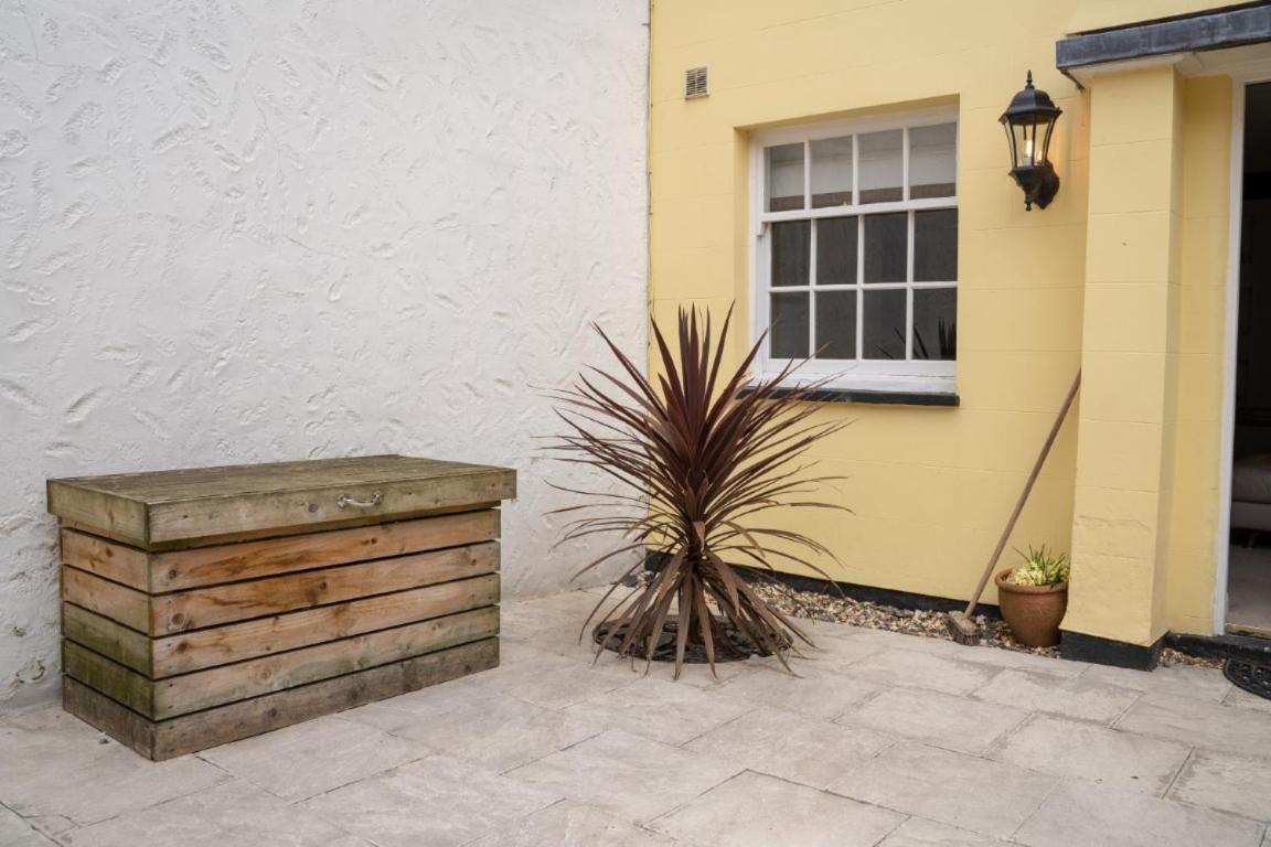 Perfectly Located Central Chester Town House -2Br Exteriör bild