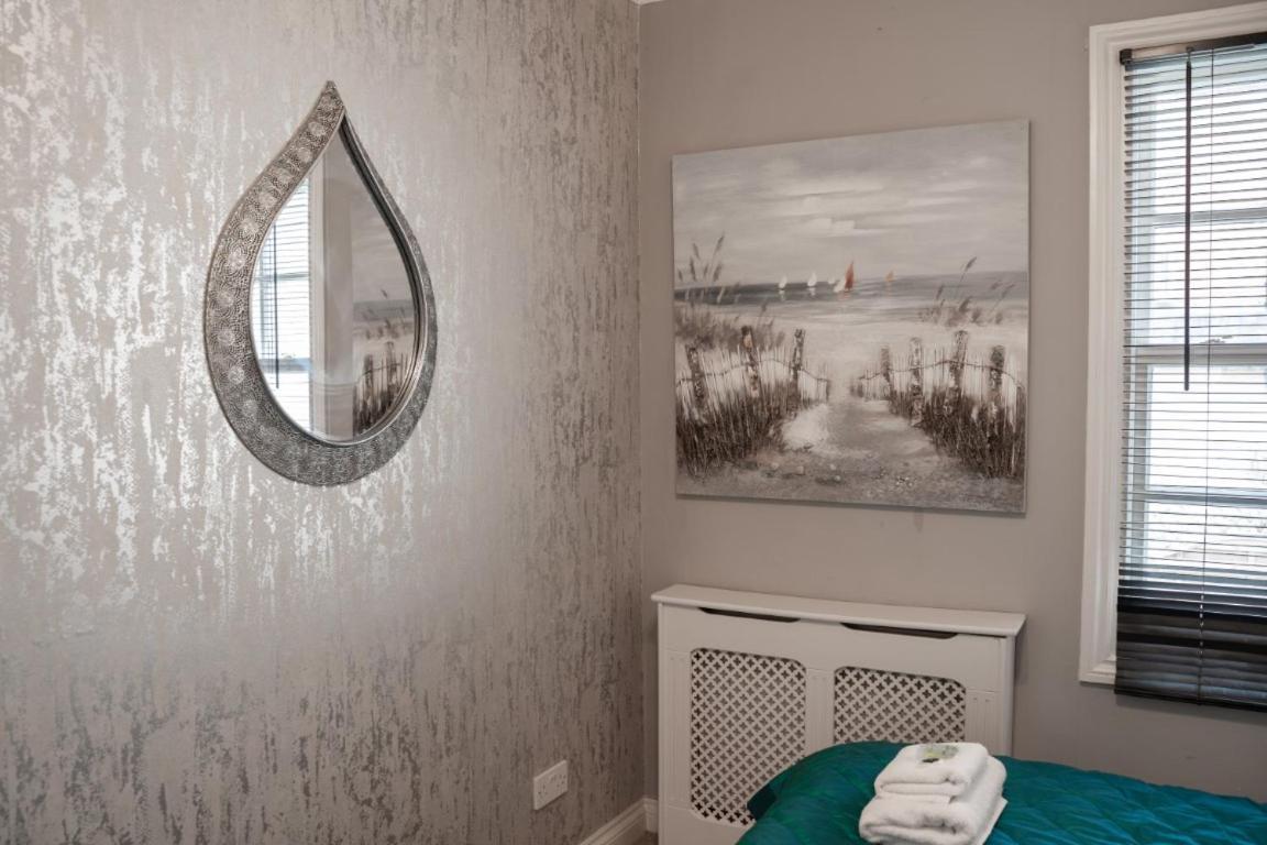 Perfectly Located Central Chester Town House -2Br Exteriör bild