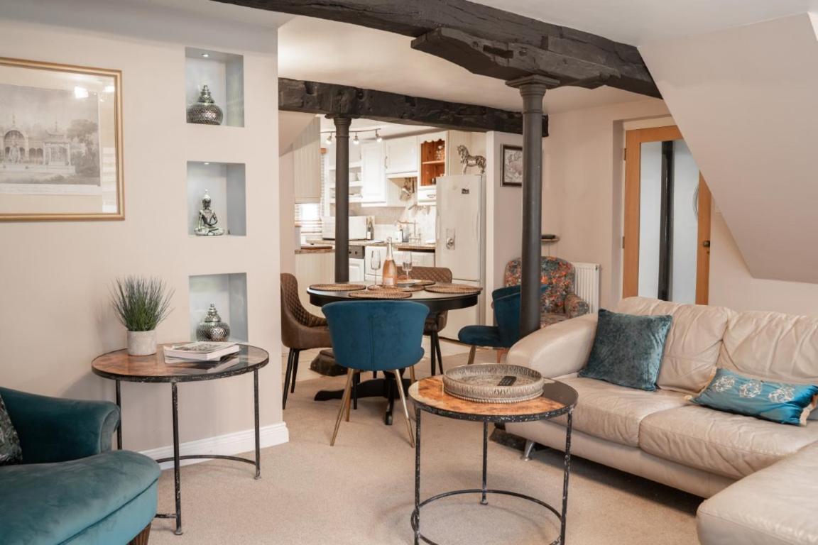 Perfectly Located Central Chester Town House -2Br Exteriör bild